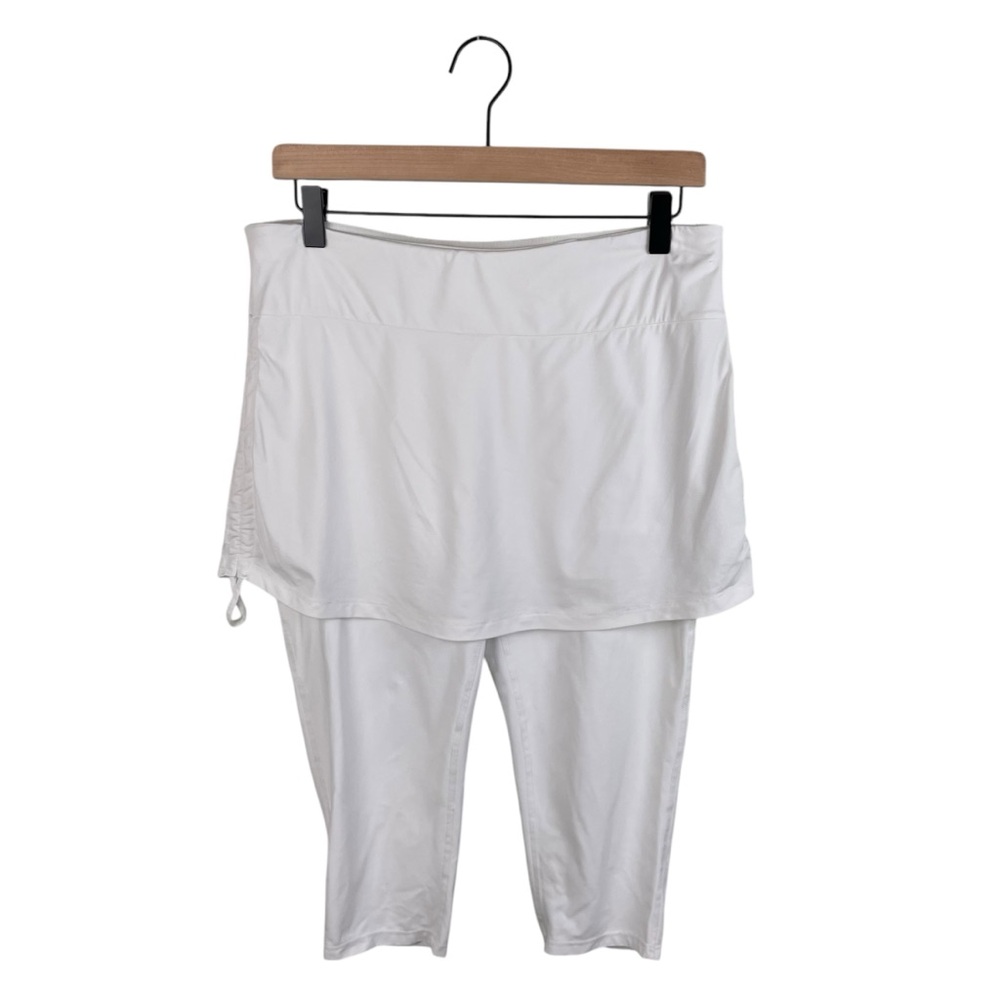 BloqUV Women's Capri Skort Skirted Leggings in White Size Large Modest Athletic